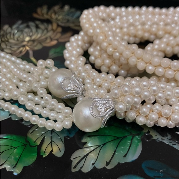 Pearl Wrap Necklace (faux) - Picture 2 of 3
